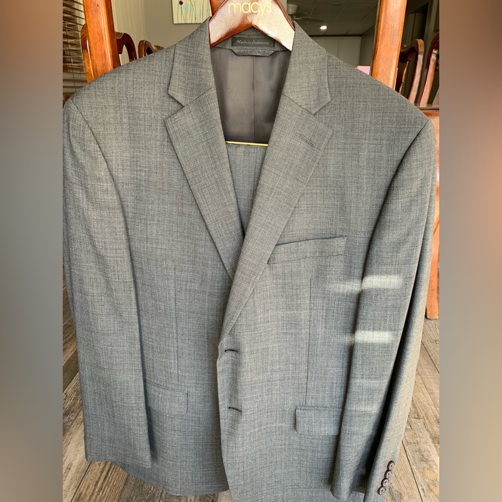 Ralph Lauren Suit (40S / pants 34W X 29L)